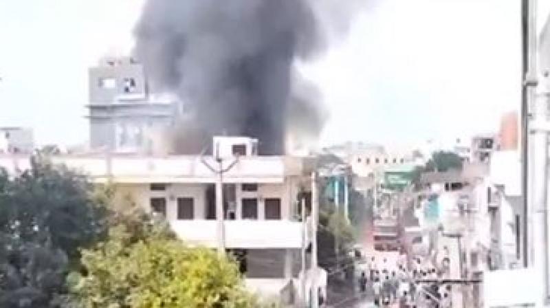 Telangana: Fire broke out due to explosion of 4-5 gas cylinders in Karimnagar area big news in hindi