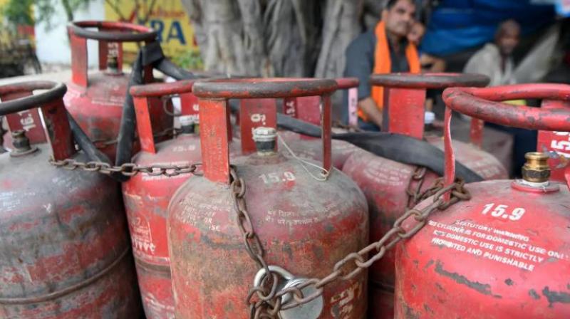 Domestic LPG cylinder will be cheaper by Rs 200, the price will be less from August 30