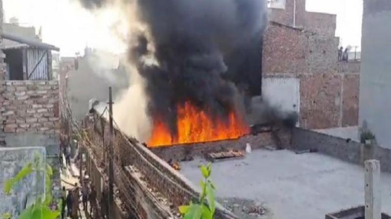 Massive fire breaks out in Ludhiana thread factory news in hindi
