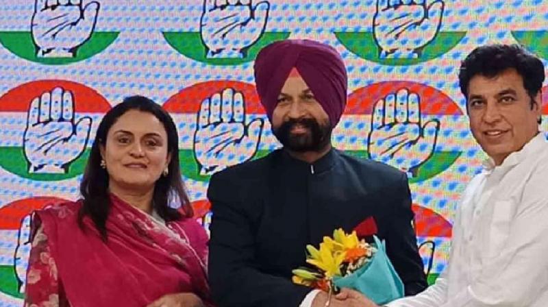 Former ADGP Gurinder Dhillon enters politics, joins Congress news in hindi