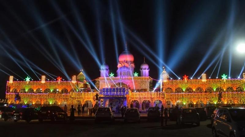 he 'Guru Ka Taal' gurdwara was decorated like a bride on the festival of lights