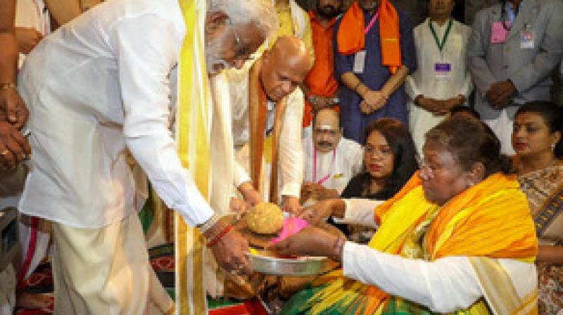 President Murmu offered prayers at the ancient temple of Lord Venkateswara