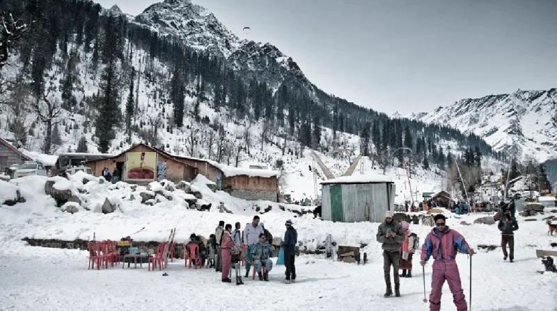 A total of 279 roads closed due to snowfall in Himachal Pradesh