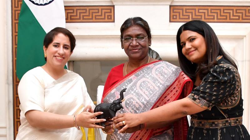 President Draupadi Murmu meets the team of Oscar winning documentary 'The Elephant Whispers'