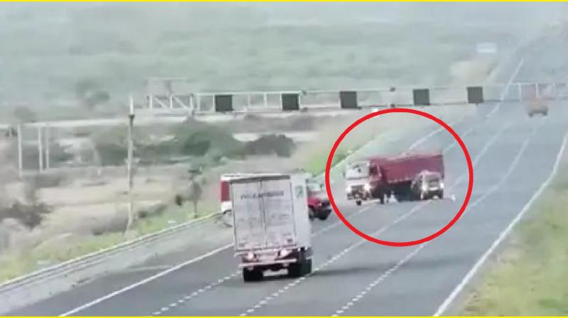 Collision between truck and eco car on Sawaimadhopur highway news in hindi