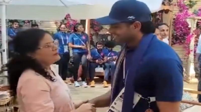 Manu Bhaker's mother met Neeraj Chopra, people asked - Rishta pakka hua!