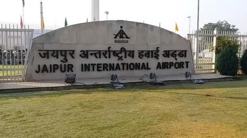 3.5 crore gold seized at Jaipur airport