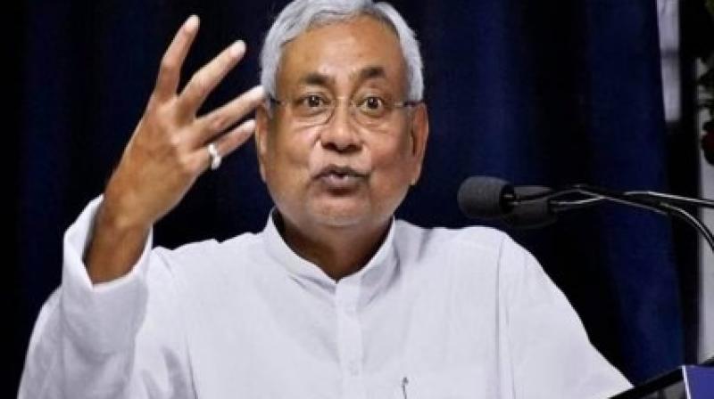 Nitish Kumar again gave controversial statement in Bihar Assembly said Arey Mahila hoKuch Jaanti nahi ho