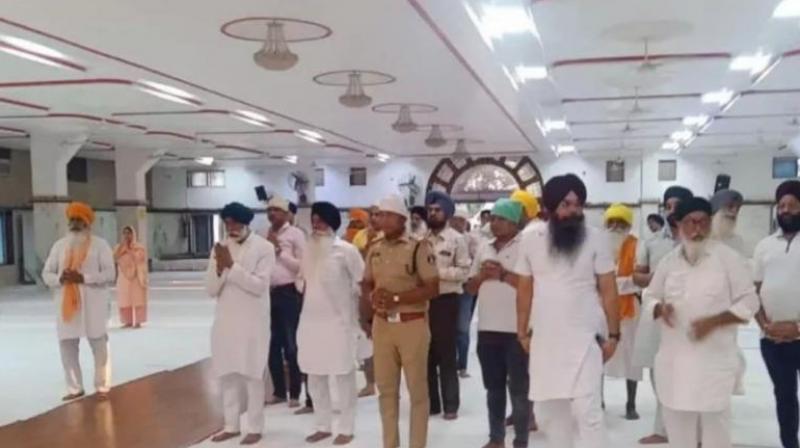 Raipur Four policemen apologize To  Sikh driver's turban was tossed News in hindi