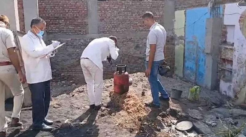 Five people died due to cylinder fire in a house in Jaipur rajasthan news in hindi