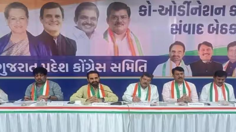 Mukul Wasnik said Congress will win 10 seats from Gujarat elections
