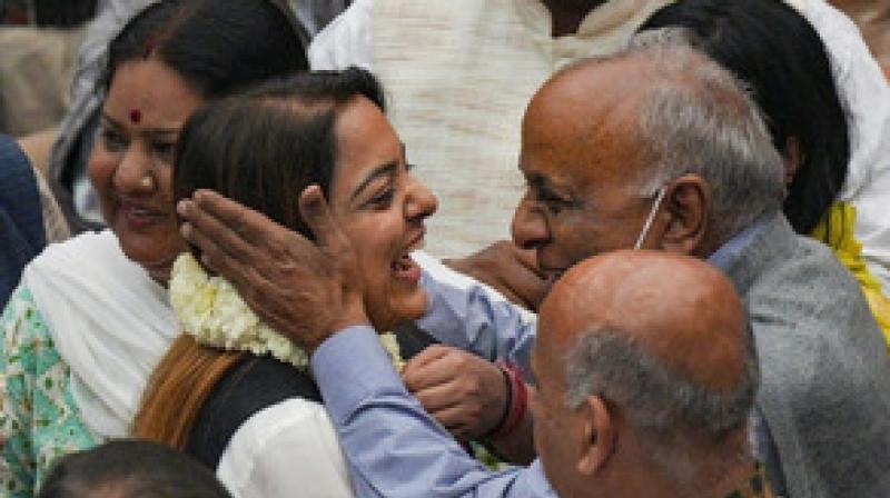 Delhi: AAP's Shaili Oberoi defeats BJP's Rekha Gupta in mayoral election