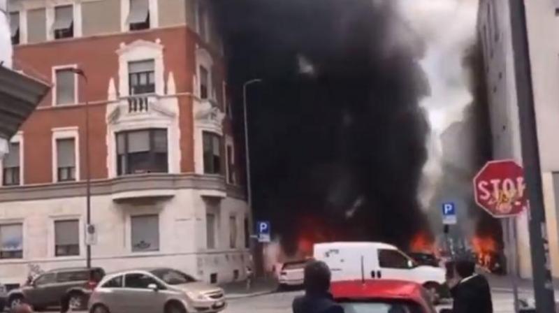 Big explosion in Italy's Milan, many vehicles burnt