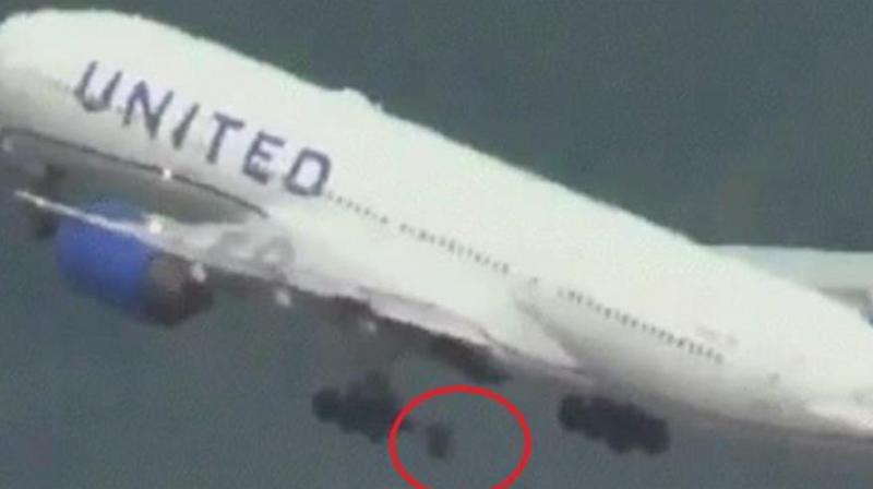 Tire of plane going to Japan burst in air News In Hindi, watch video