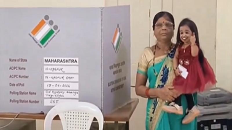 Lok Sabha Election 2024 worlds shortest woman jyoti amge cast her vote in nagpur news in hindi