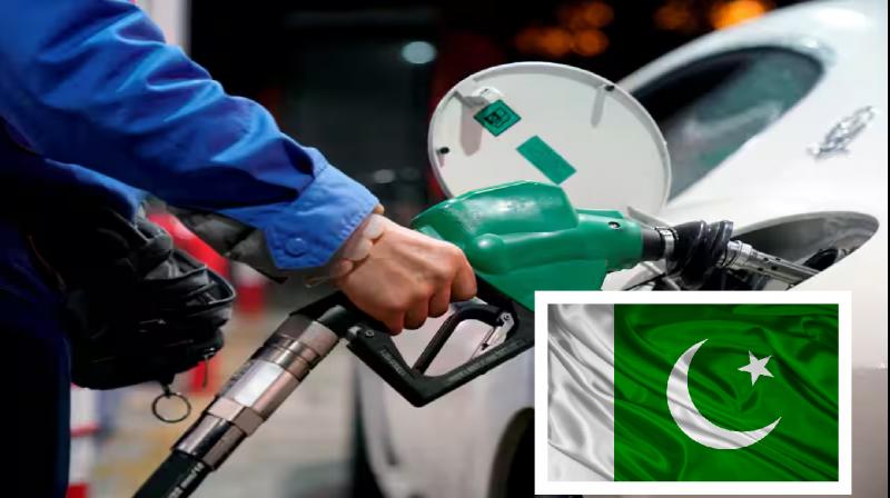 Petrol becomes cheaper by Rs 10.20 per liter in Pakistan News In Hindi