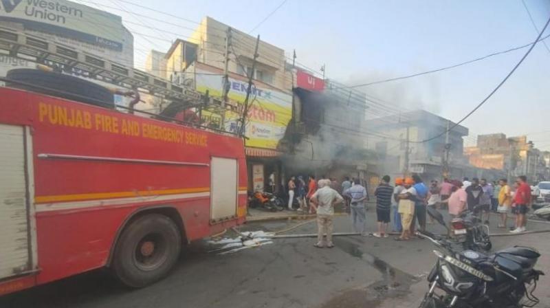  fire broke out in a book store in Kapurthala news in hindi