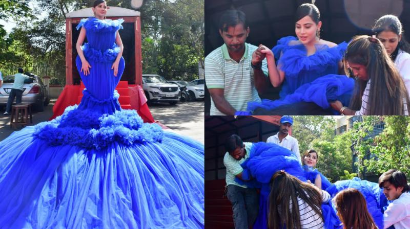 Urfi Javed Wears 100 Kg-Gown news in hindi VIDEO