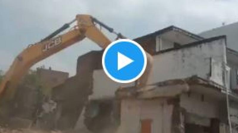 Bulldozer operation started at Umesh Pal murder accused Mohammad Ghulam's house