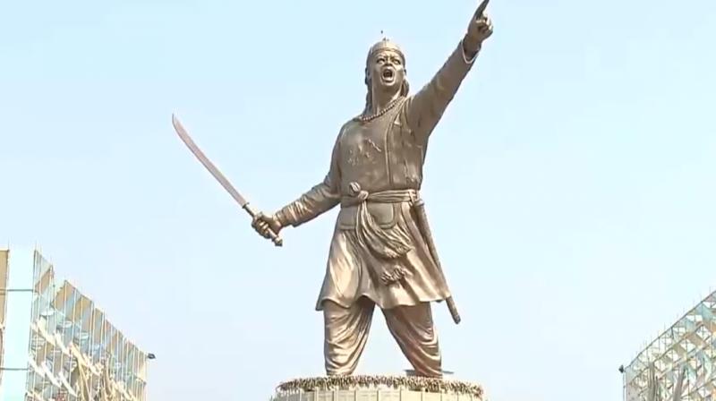 Prime Minister Modi unveiled the statue of 'brave warrior' Lachit Borphukan 