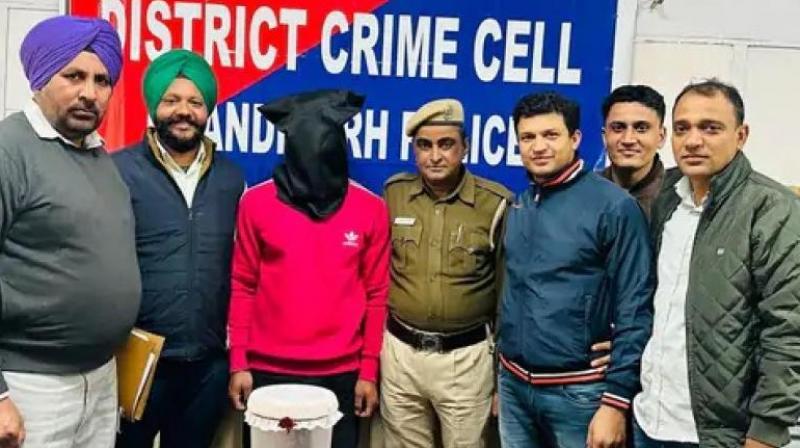 Gym trainer arrested with illegal pistol in Chandigarh News In Hindi