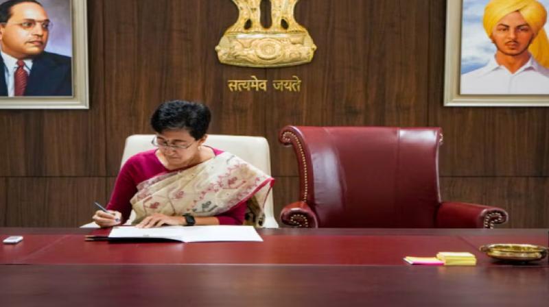 Delhi CM Atishi Takes Charge As 8th Chief Minister news In hindi