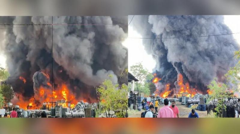 A massive fire broke out in a transformer warehouse in Chhattisgarh news in hindi