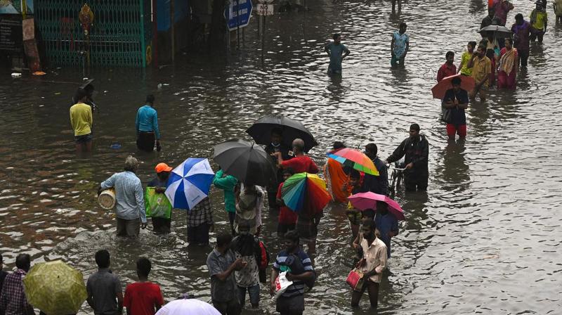 Nearly 800 train passengers stranded in Tamil Nadu due to floods News In Hindi (सांकेतिक फोटो) 
